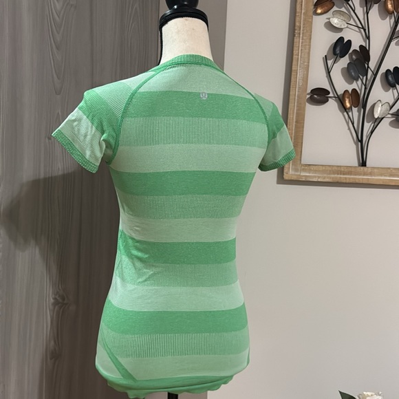 LULULEMON Run Swiftly Tech Short Sleeve Shirt Heathers Green Bean 4 - Picture 4 of 4